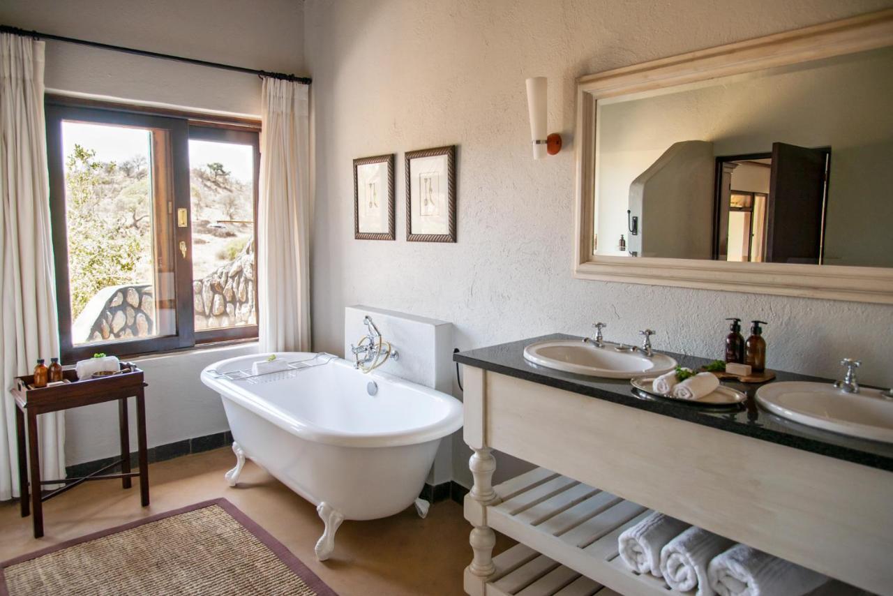Last Word Kitara Lodge *